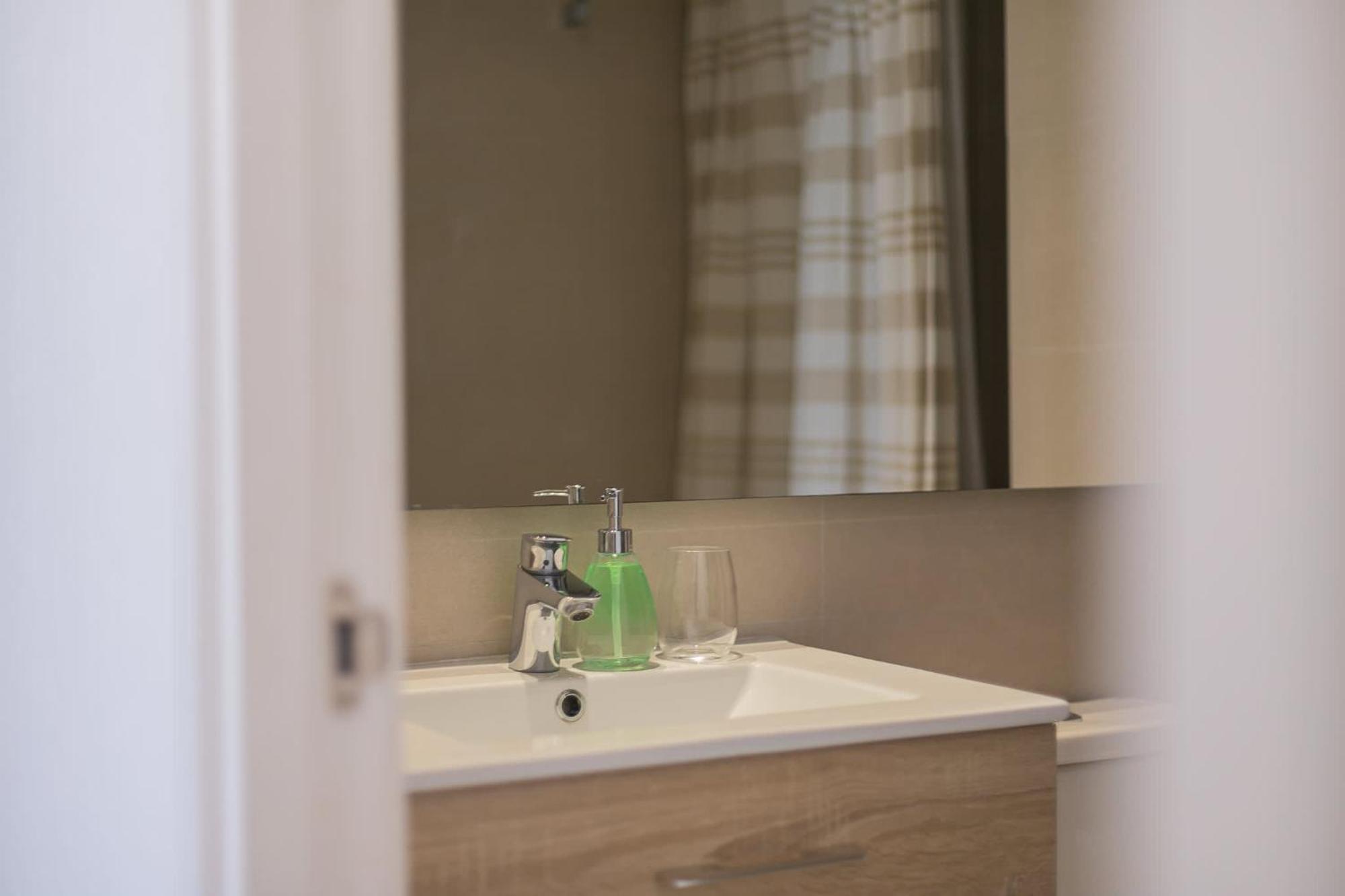 Apartamento Amplio Departamento En Manquehue Nte Santiago