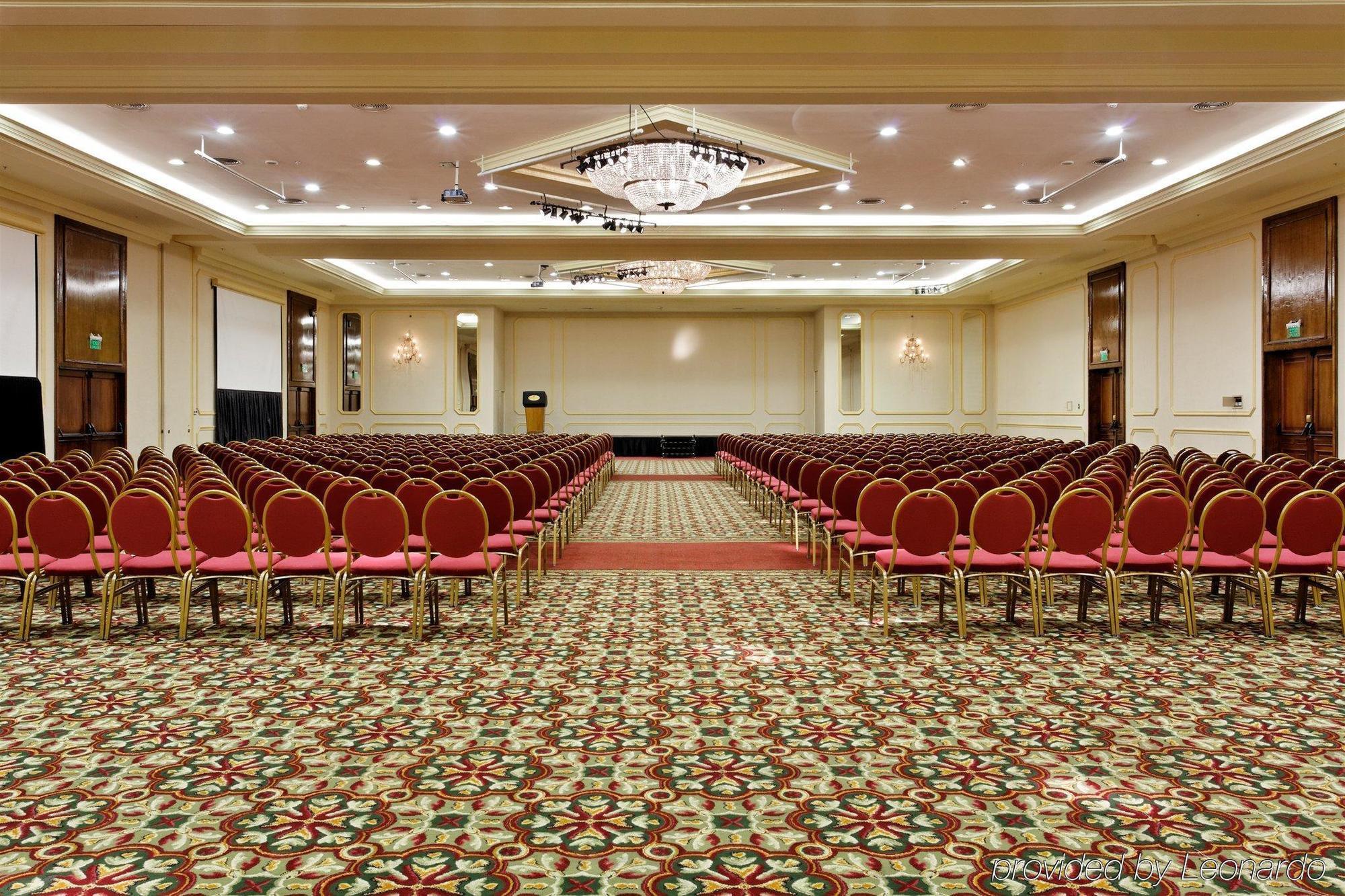 Hotel Crowne Plaza 5*
