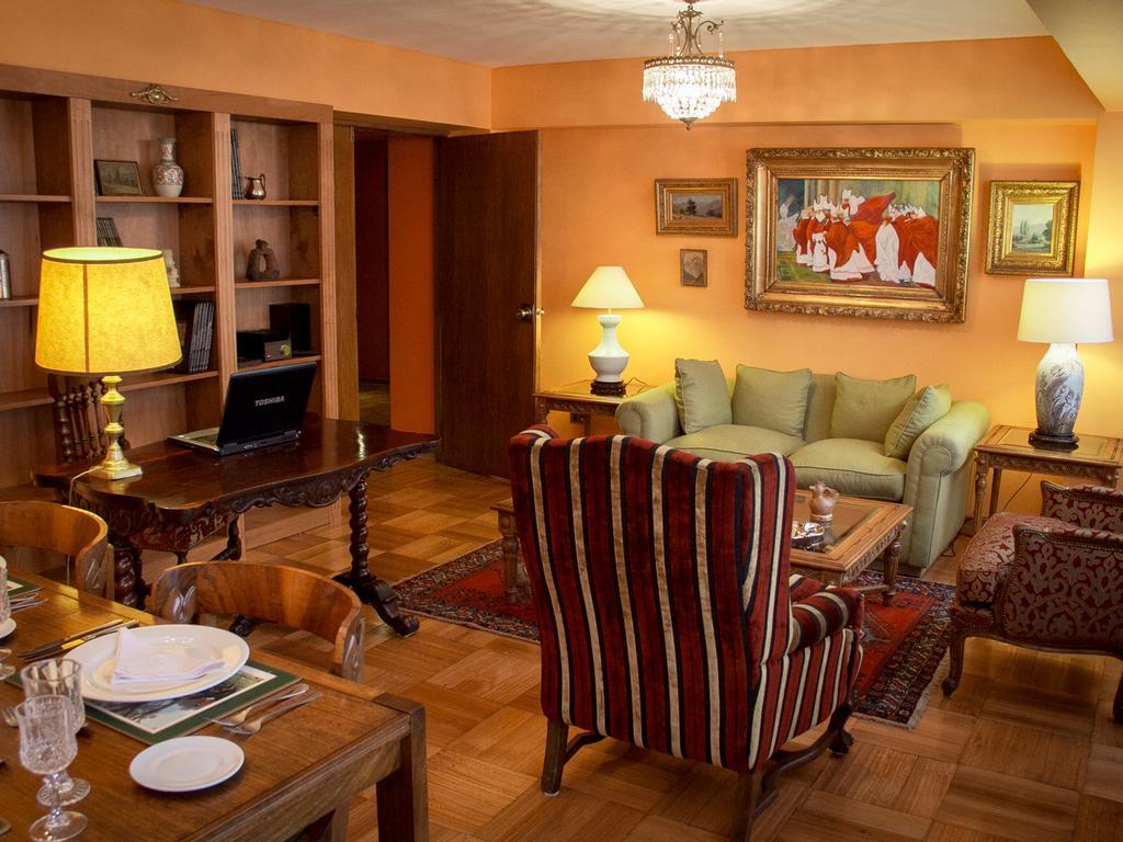 Plaza Huelen Apartamento *