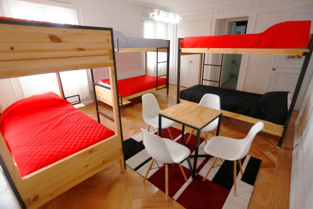 Salvador & Cafe Hostal *