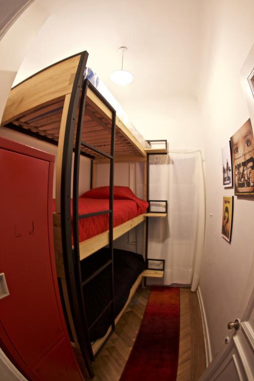 Hostal Salvador & Cafe *
