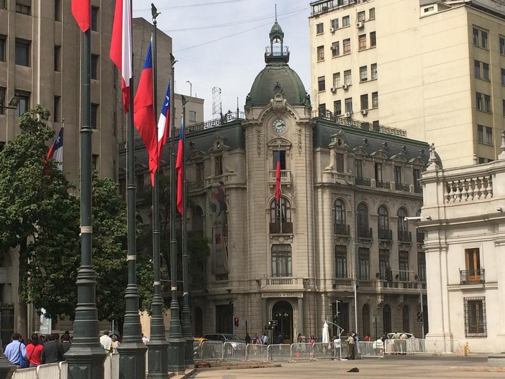 Morande Con Rosas Santiago de Chile