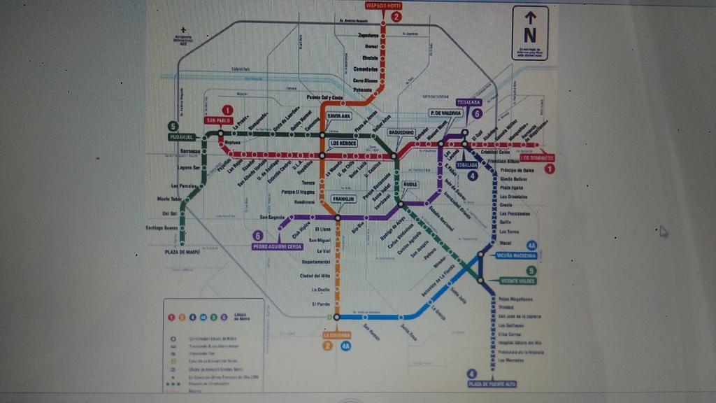 Depto 714 Excelente Ubicacion Metro, Barrio Paris Londres Centro * Santiago