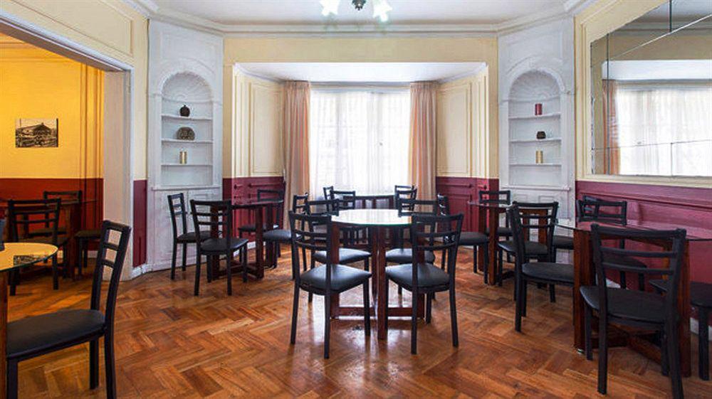 Salvador & Cafe Hostal *