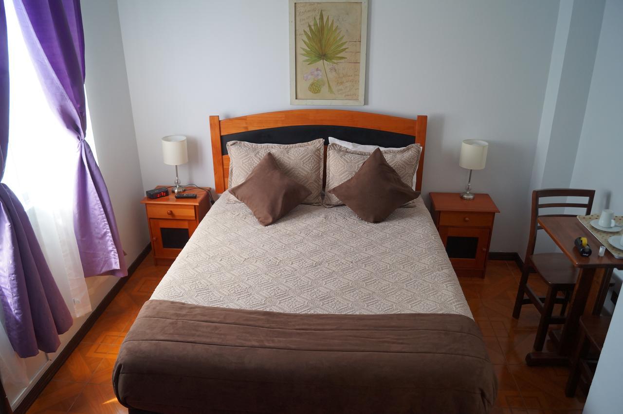 Hotel Residencial Universitaria 2*