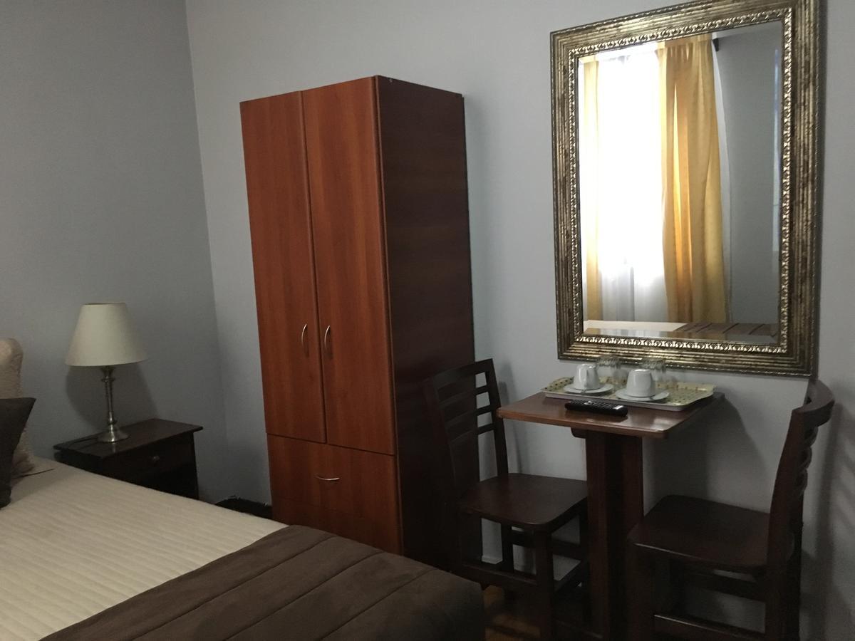 Residencial Universitaria Hotel 2*
