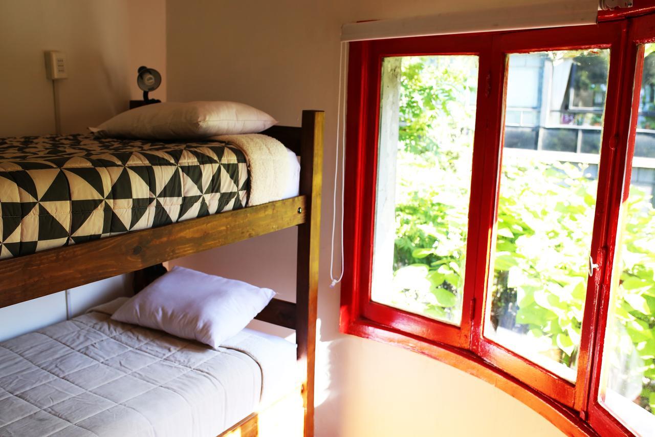 Hostal Avion Rojo *