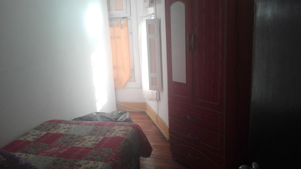 Acomodação com café da manhã  La Casa Almeyda Santiago