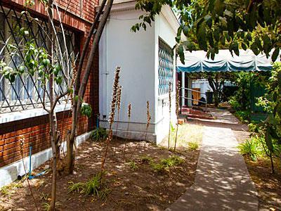 Salvador & Cafe Hostal