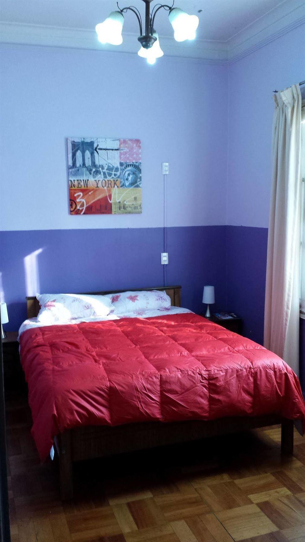 Salvador & Cafe Hostal *