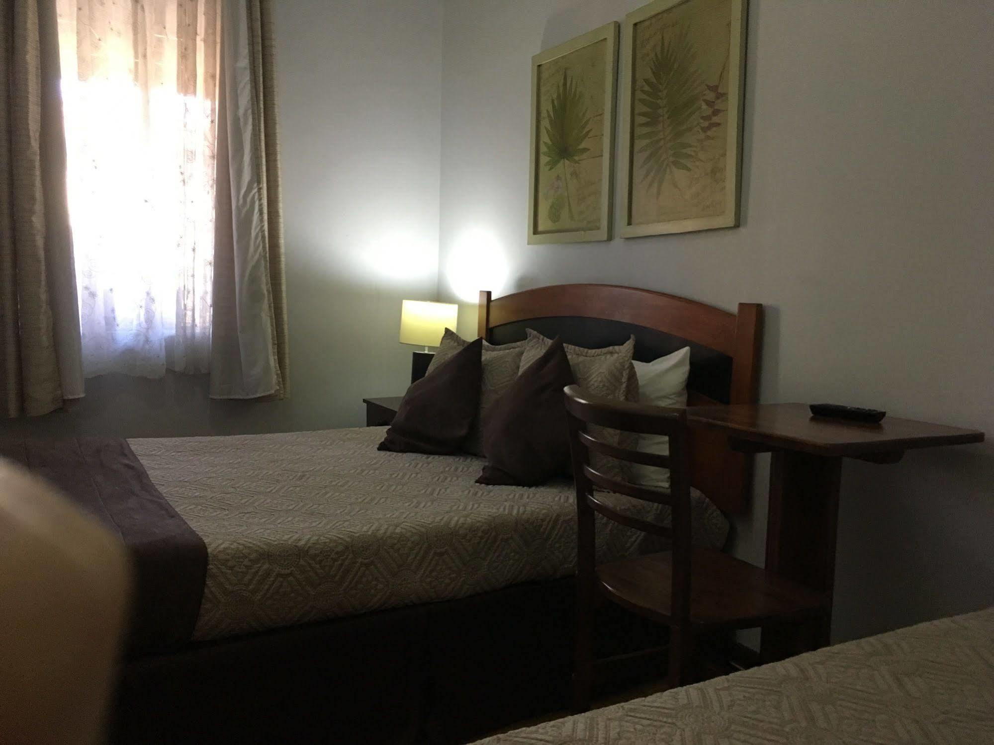 Residencial Universitaria Hotel 2*