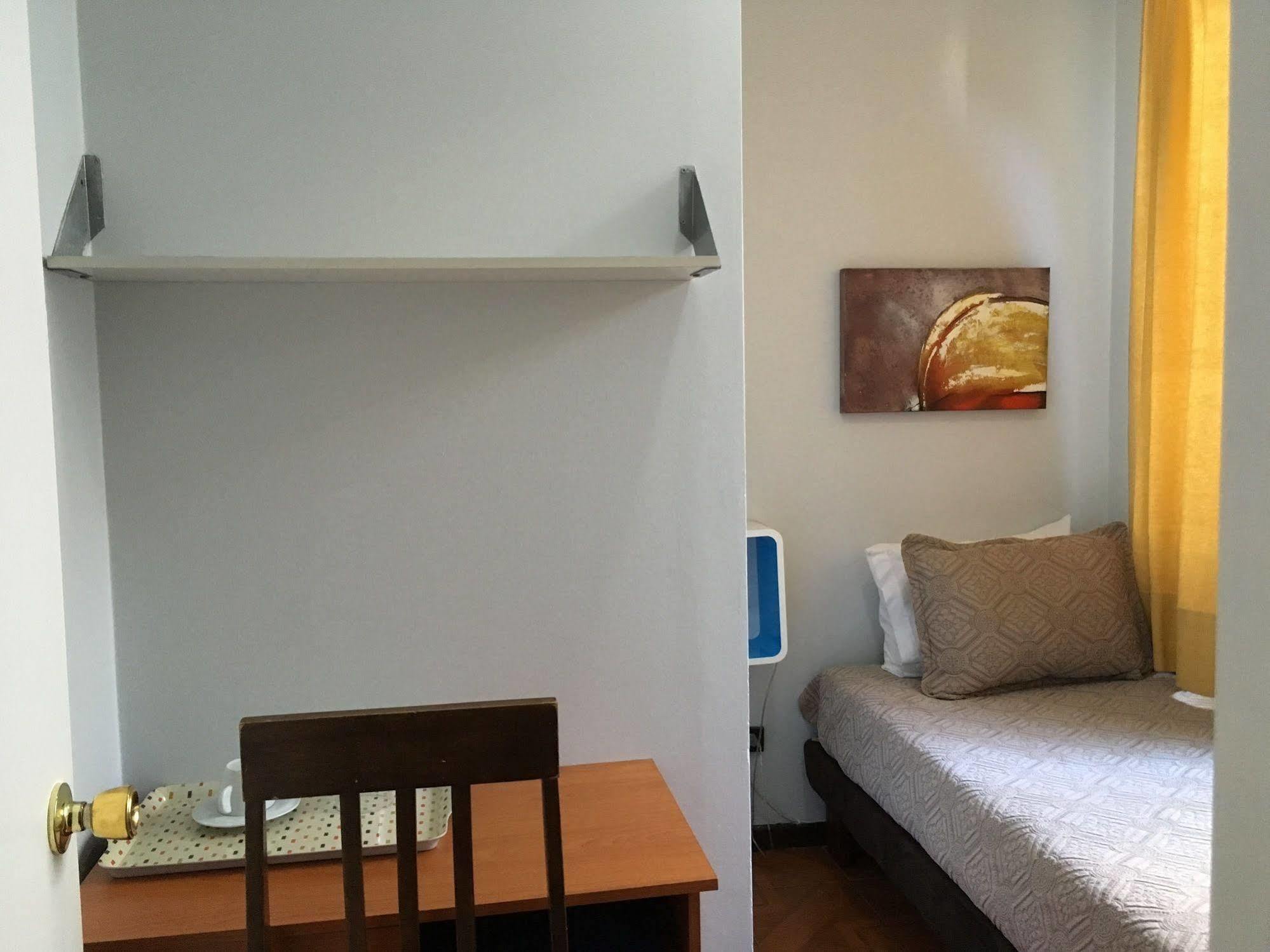 Hotel Residencial Universitaria 2*