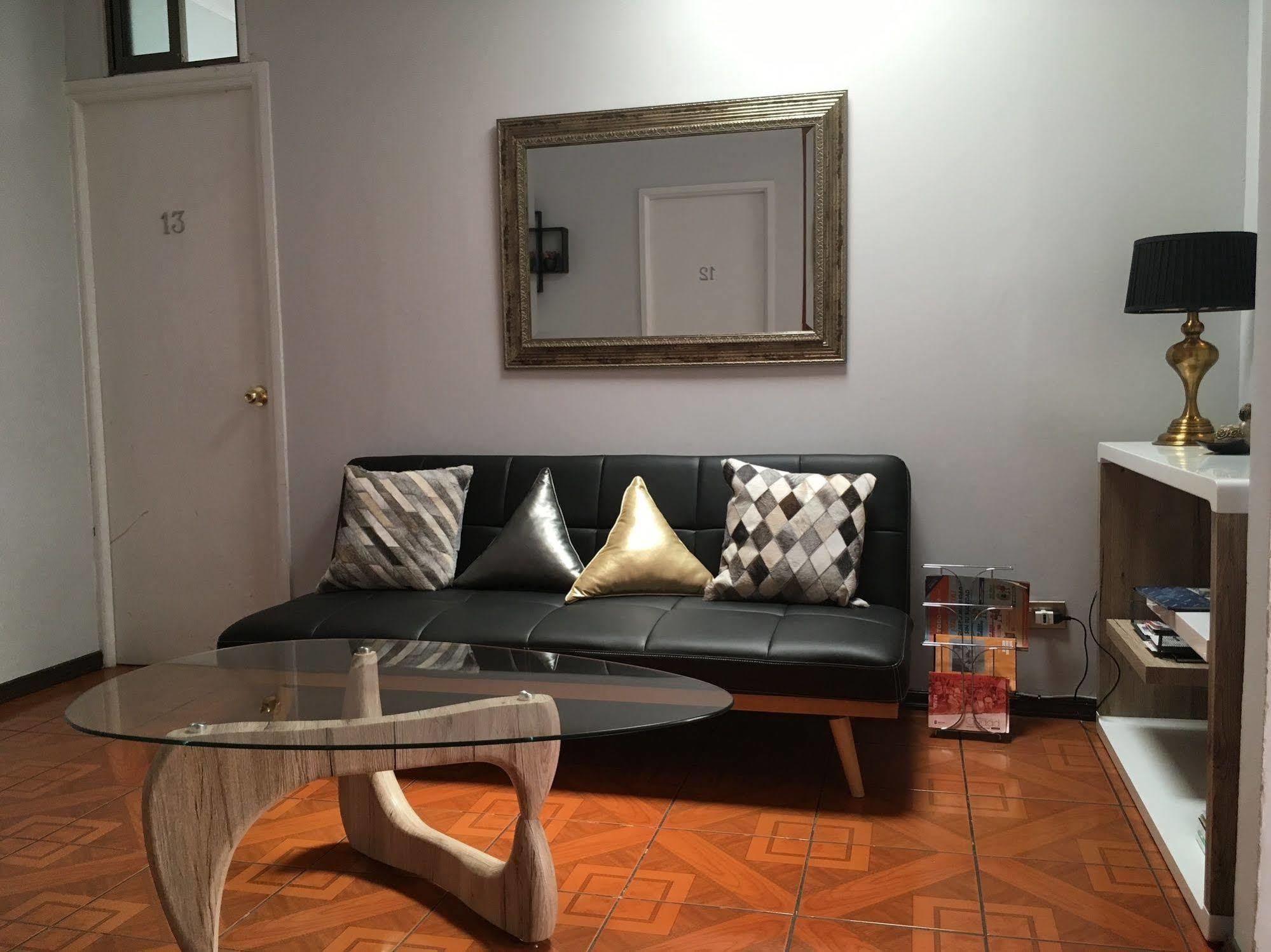 Hotel Residencial Universitaria 2*