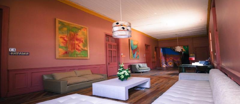 Hostal Happy House *
