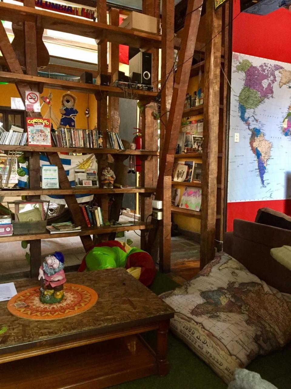 Gnomo Hostal *