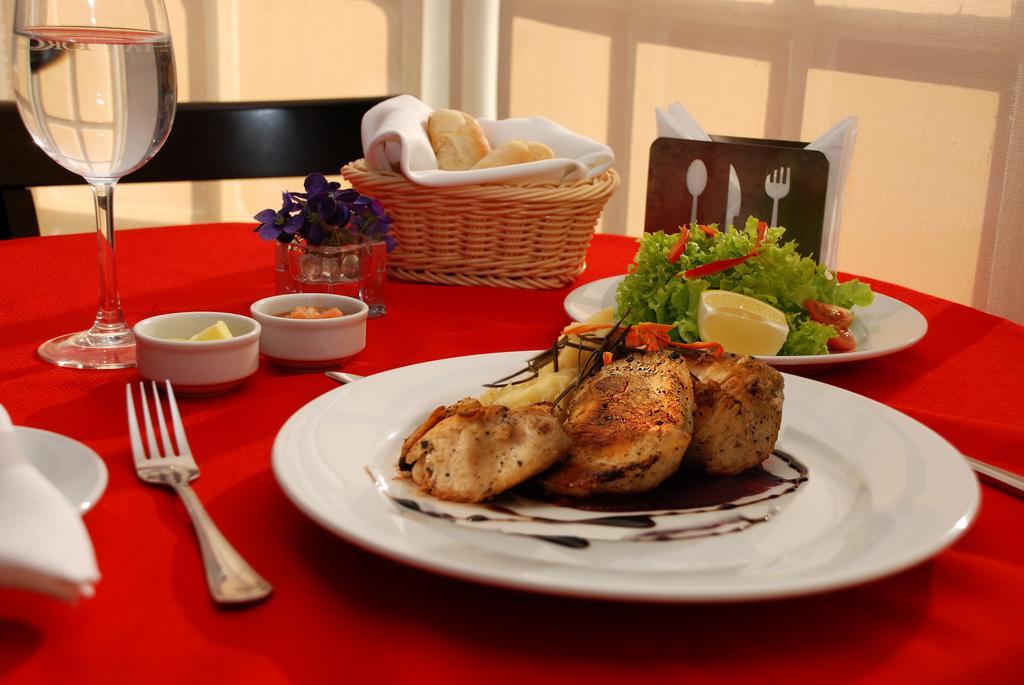 Oporto Hotel