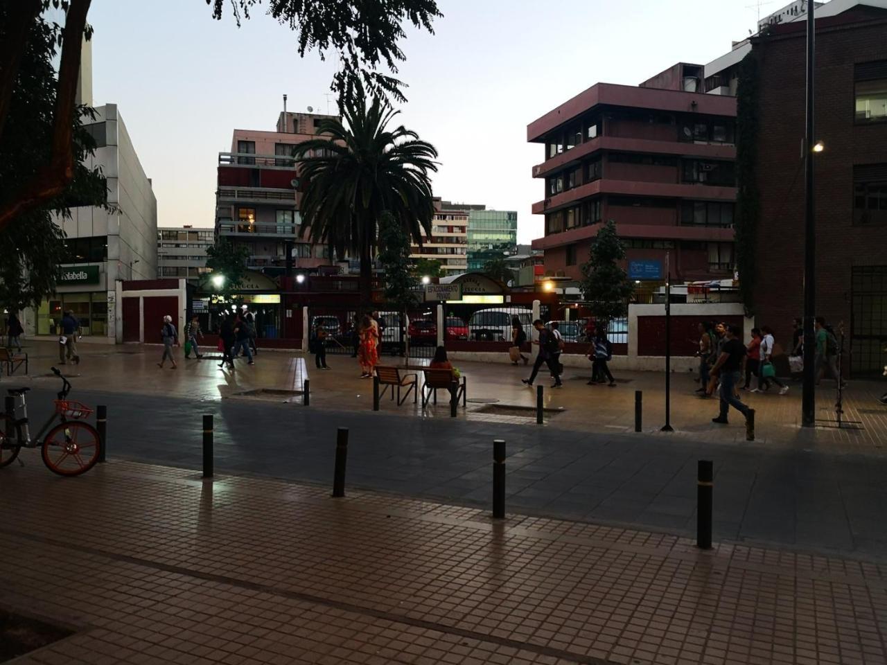 Lindo Departamento A Pasos Del Centro Comercial Costanera Center Apartamento
