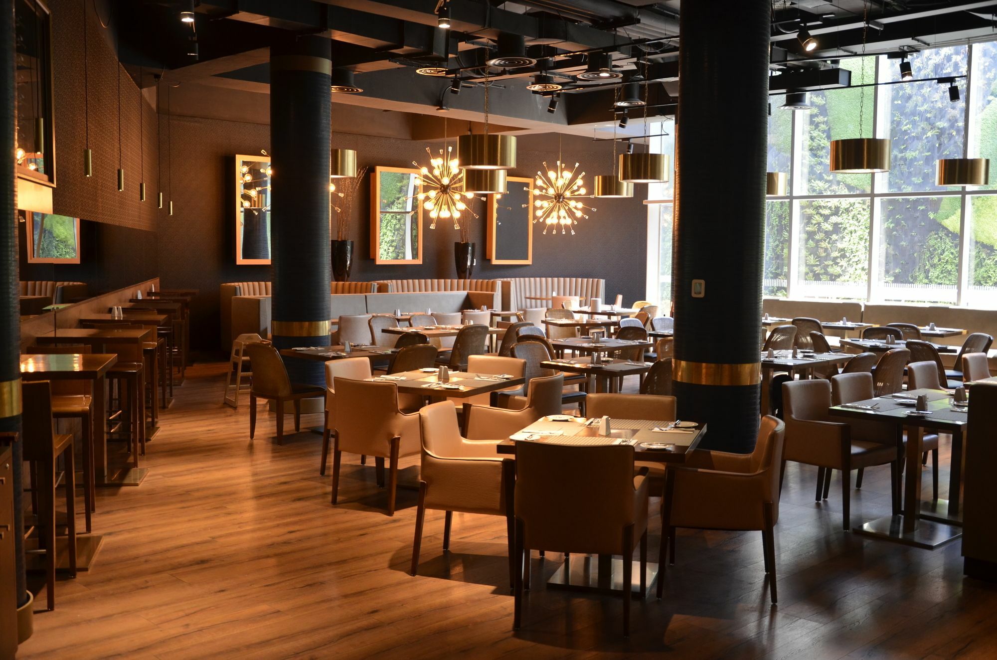 Icon Hotel 4*