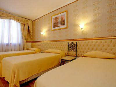 Espana Hotel 3*