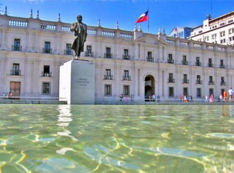 Full Moneda 909 * Santiago