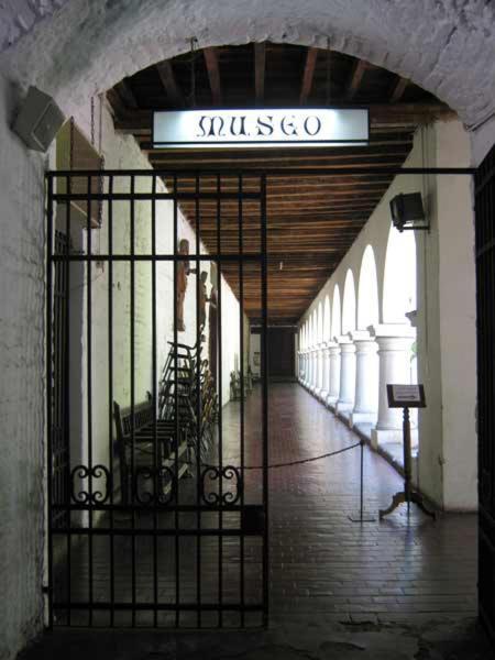 Full Moneda 909 Apartment