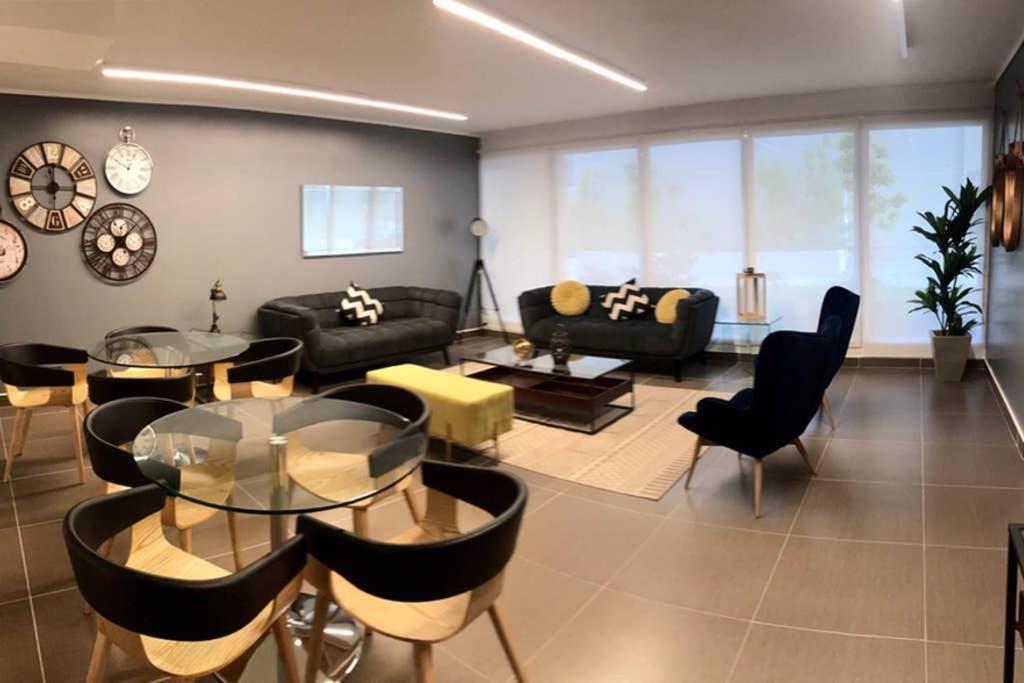 Apartamento Acogedor Depto. A Un Costado De Clinica Condes *
