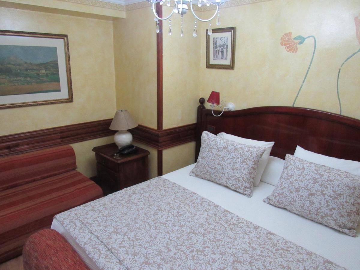 Hotel Ciudad De Vitoria 3*