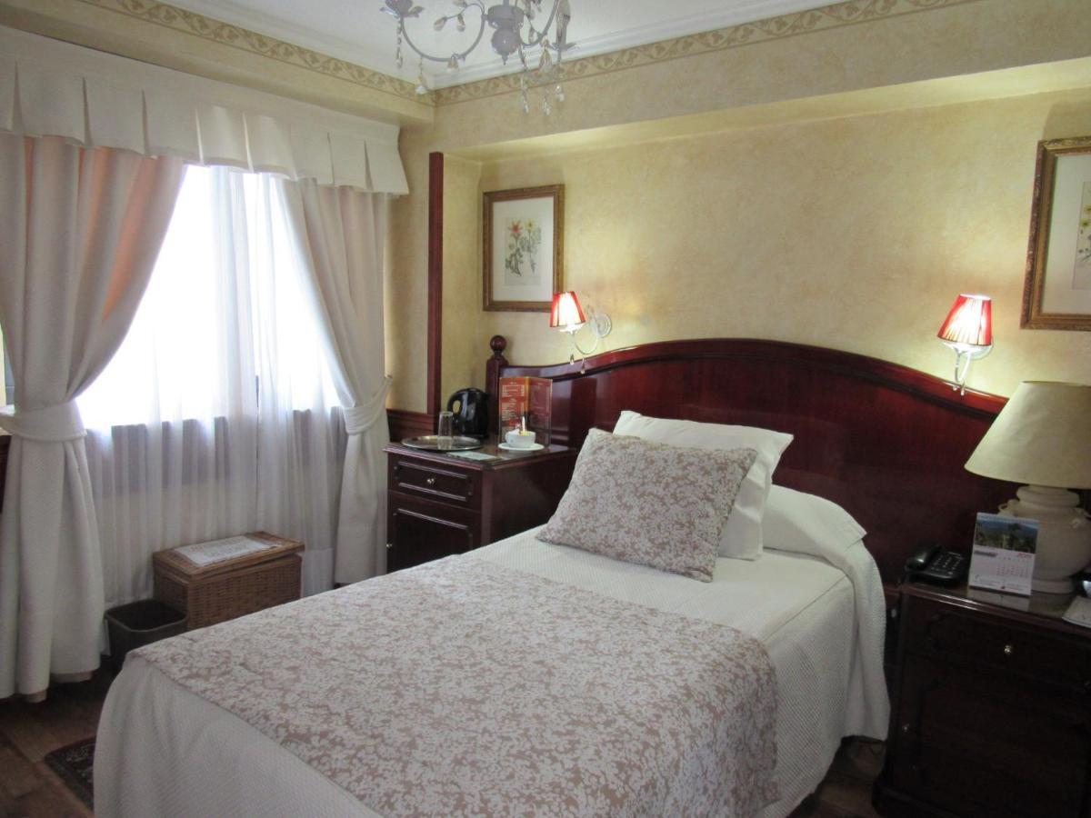 Hotel Ciudad De Vitoria 3*