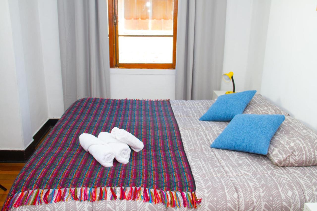 Casa Mondrian Hostal *