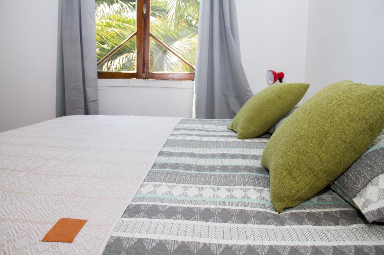 Casa Mondrian Hostal *
