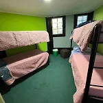 Hostal House 995
