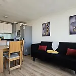 By Versatiles Hermoso Departamento Completo