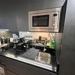80 Metros , Costado Clinica Las Condes ,Hasta 5 Personasn