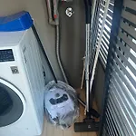 80 Metros , Costado Clinica Las Condes ,Hasta 5 Personasn