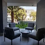 Luminous Apartment For 5 In Ricardo Lyon