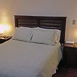 Ams Apartments Huerfanos