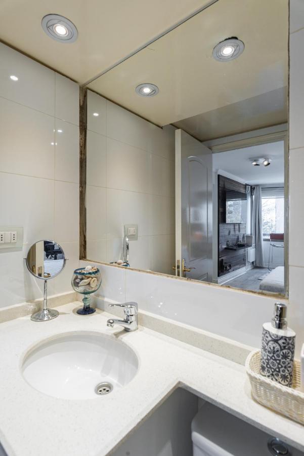 Vitacura Zen 2br W/ Parking, Wifi, Gym & Mall Apartamento *