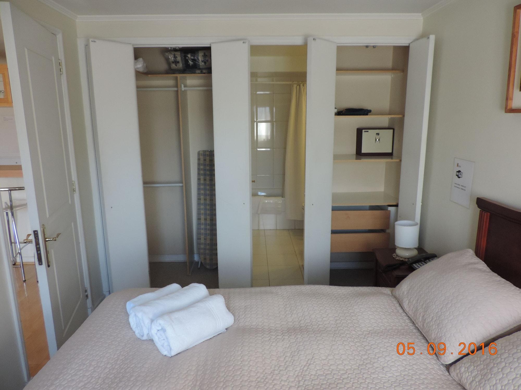Aparthotel At Roger De Flor 3*