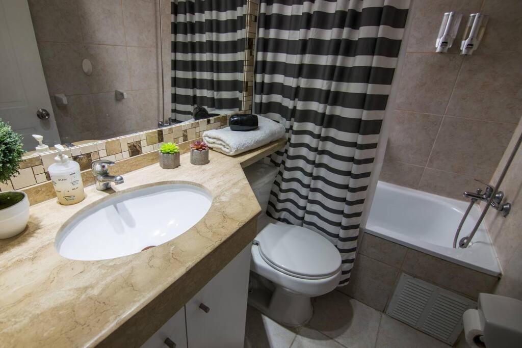 Apartamento Wifi Y Estacionamiento En Sector Manuel Montt