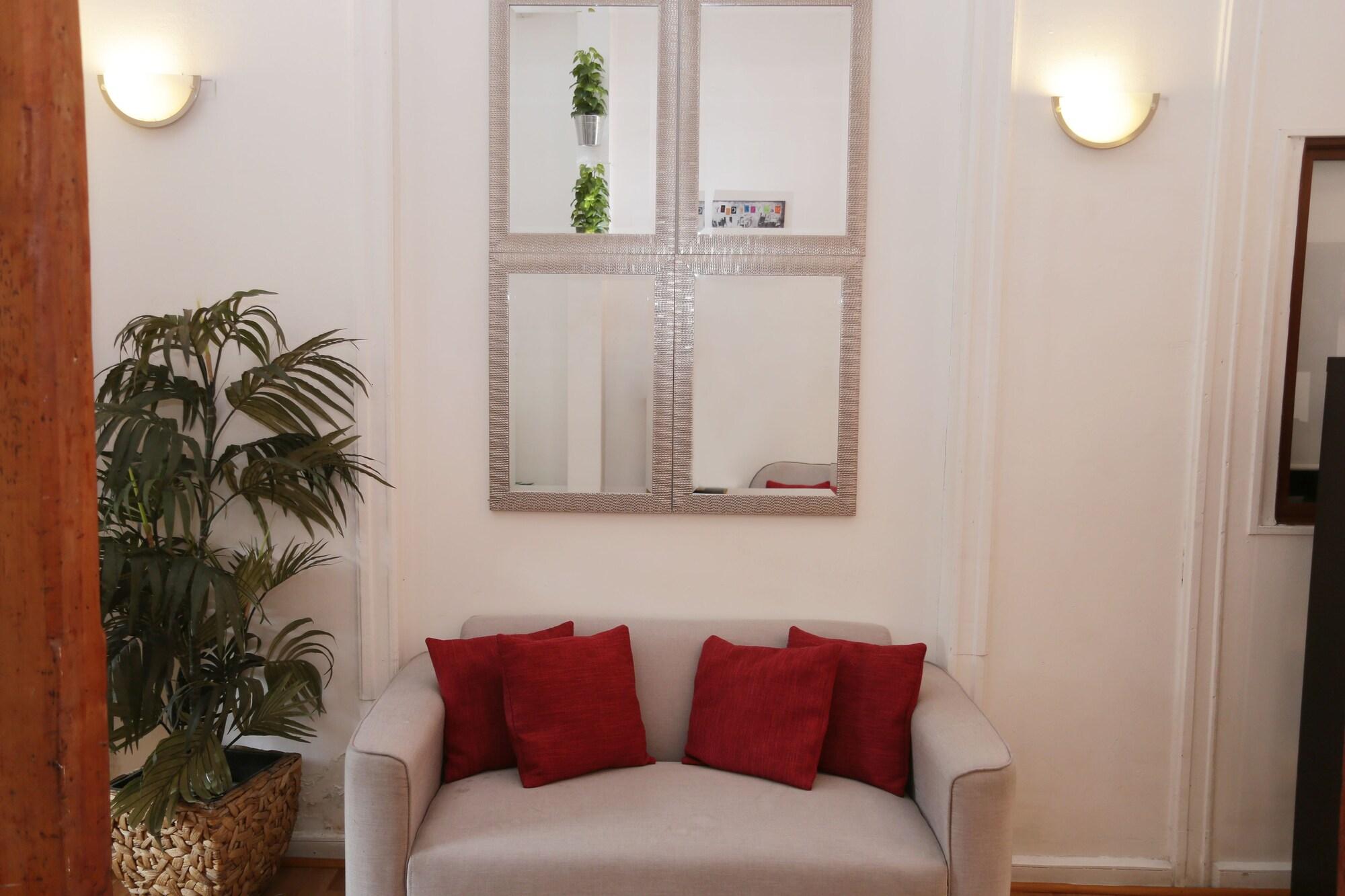 Casona Recoleta 3*