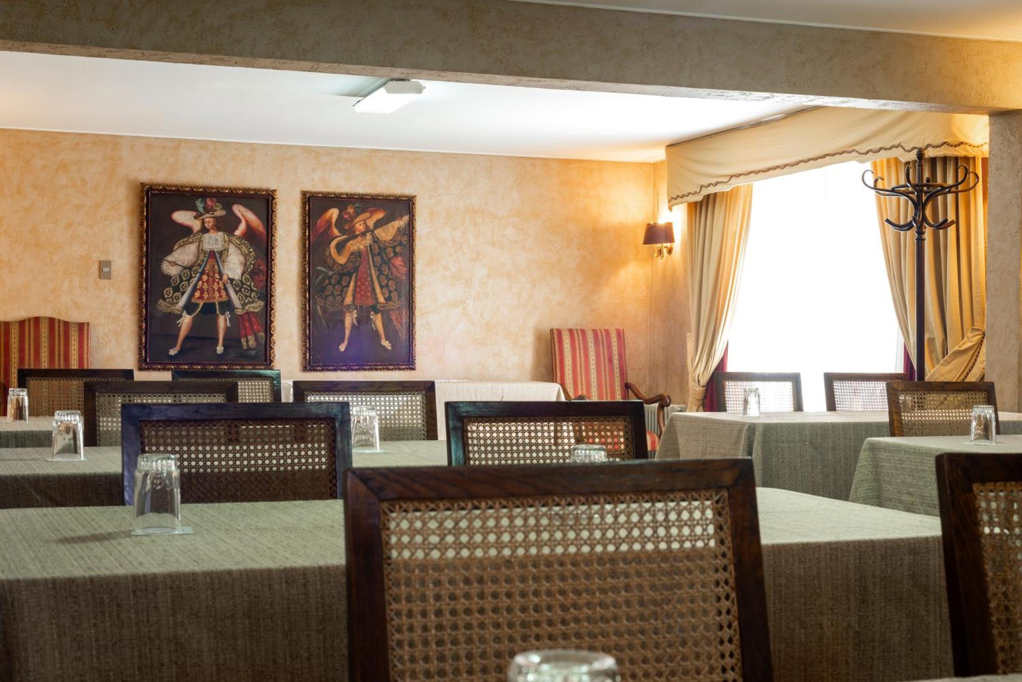 Hotel Españoles 3*