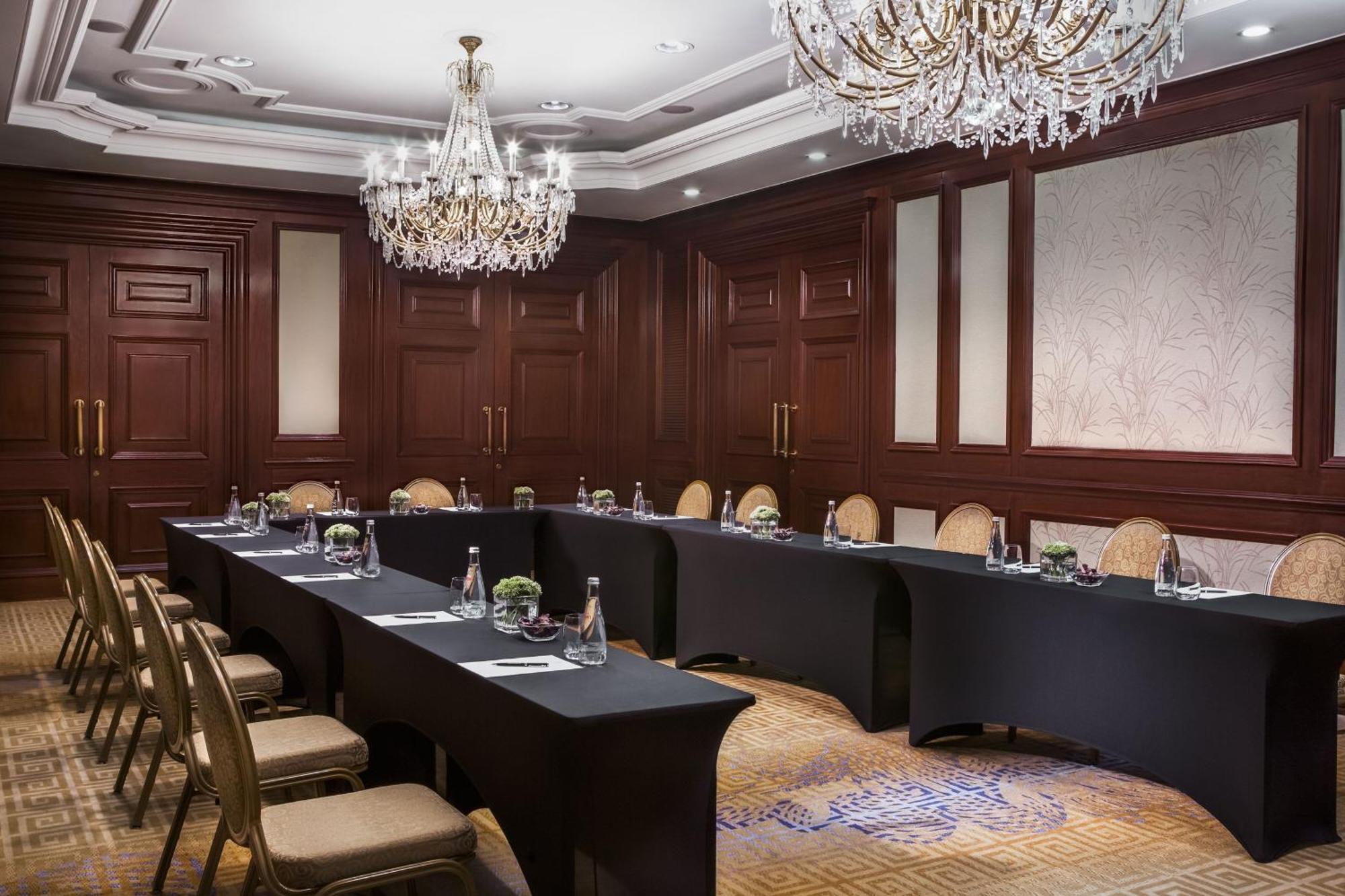 The Ritz-carlton, Hotel Santiago