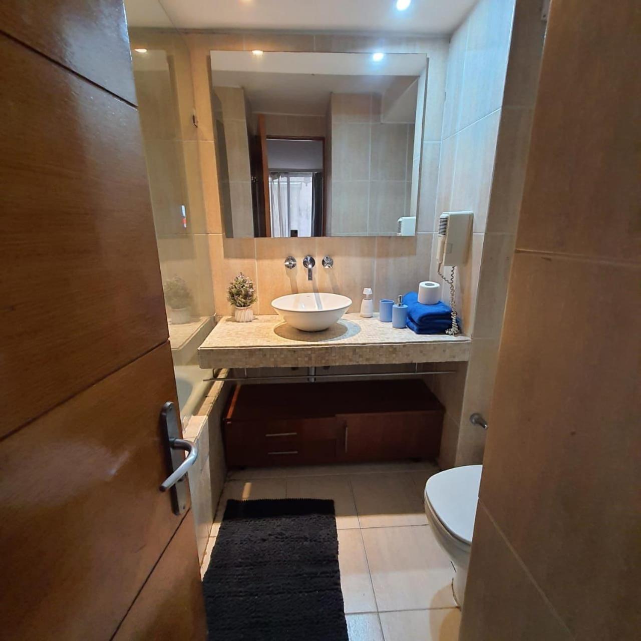 Departamento Bien Ubicado Cerca De Metro Leones Apartamento Santiago