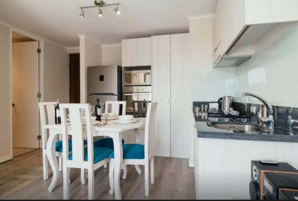 Apartamento Vista A Cerro Santa Lucia Con Aire Acondicionado