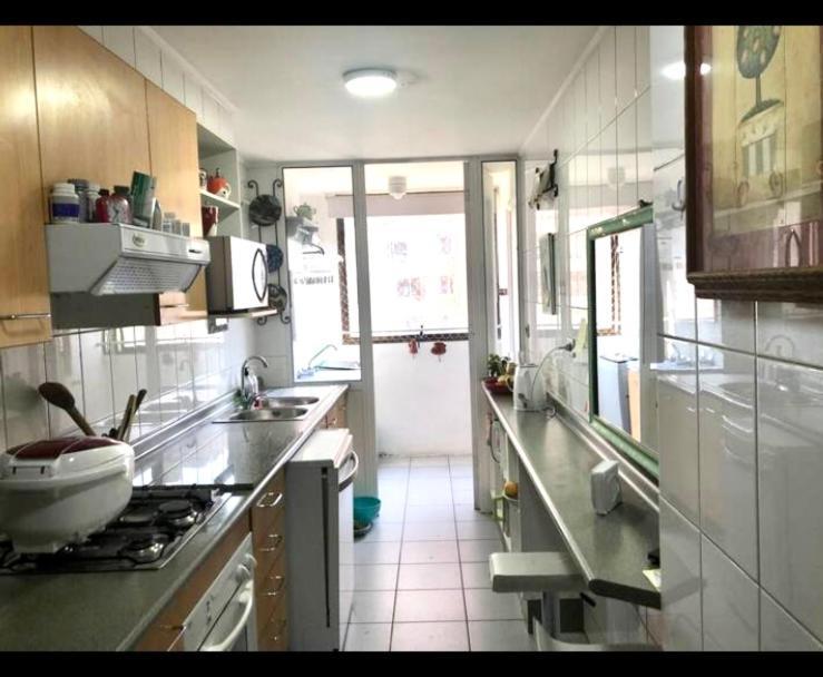 Metro Escuela Militar Acomodação com café da manhã  *