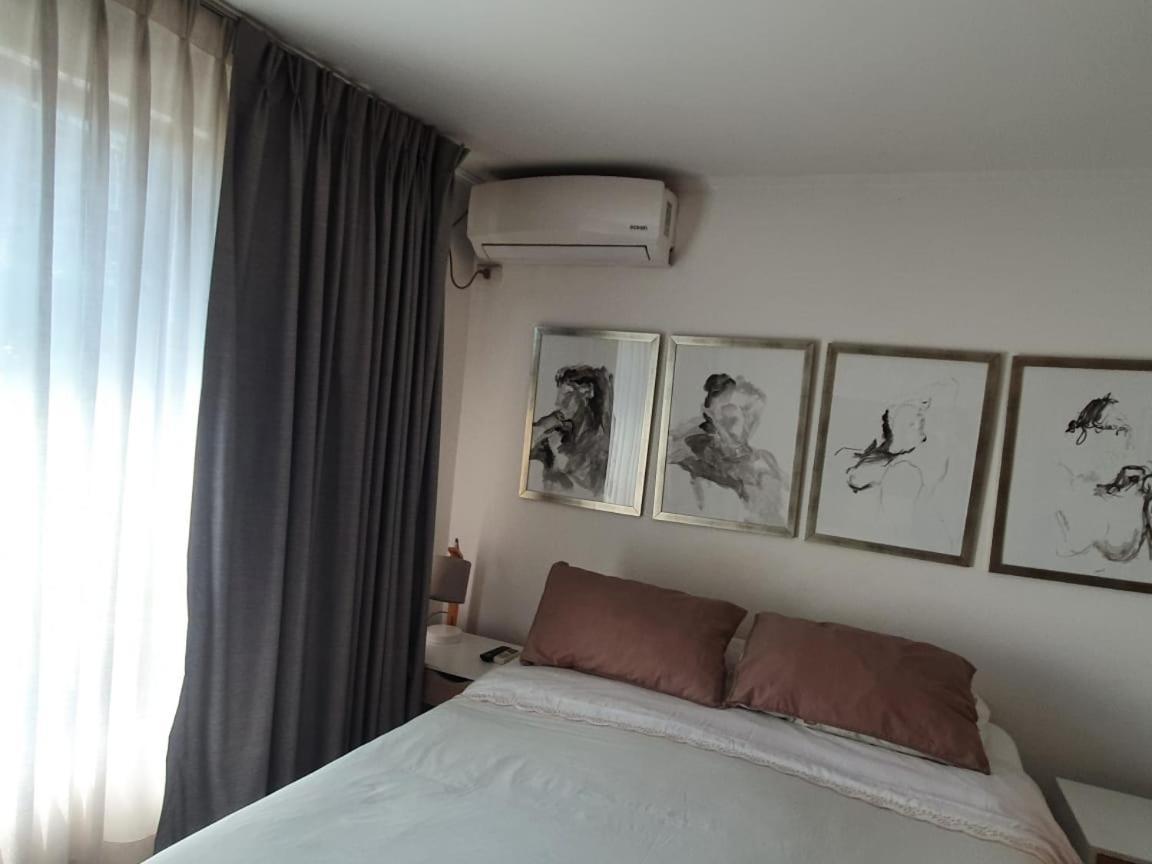 Apartamento Departamento Centrico En Providencia , A Cuadra De Metro Y Muy Cercano A Costanera Center *