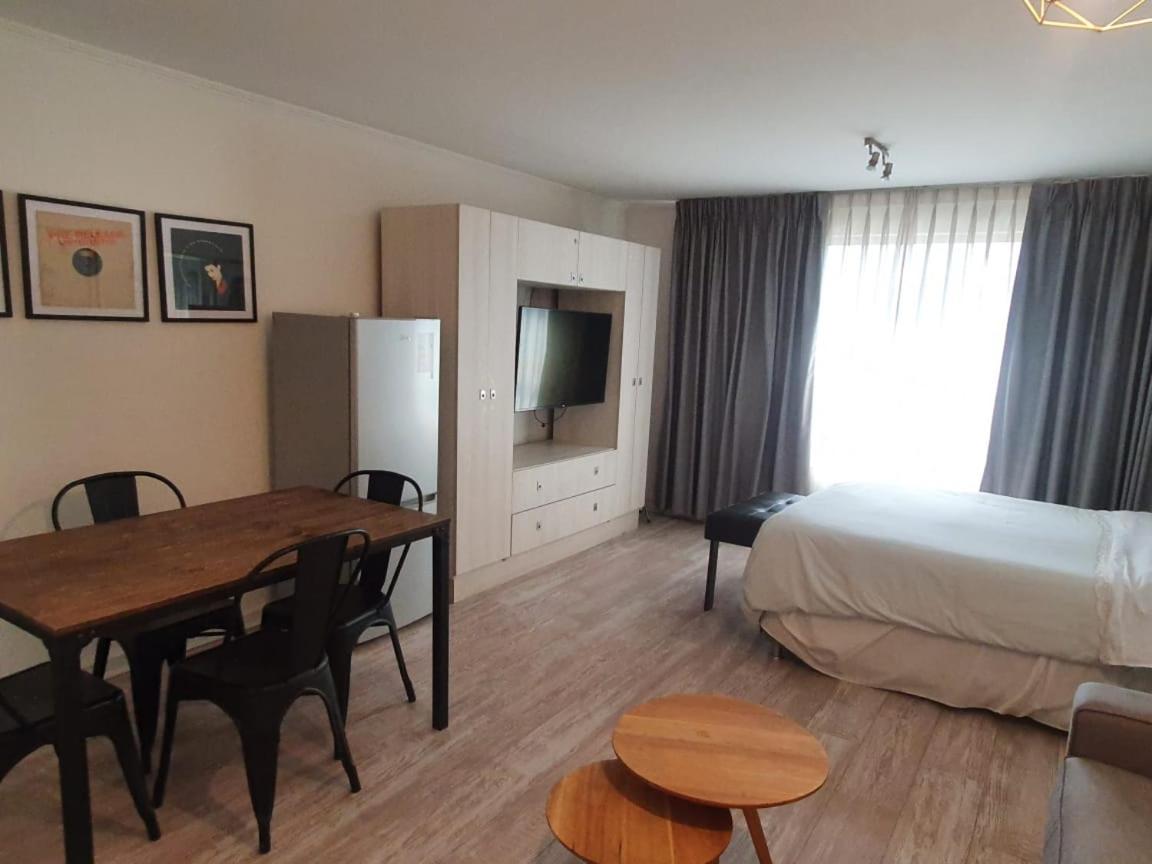 Departamento Centrico En Providencia , A Cuadra De Metro Y Muy Cercano A Costanera Center *