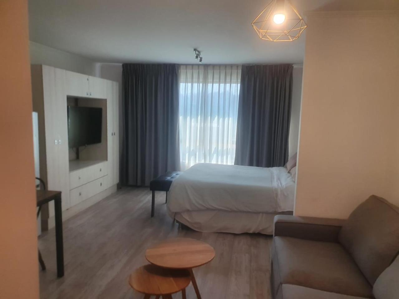 Departamento Centrico En Providencia , A Cuadra De Metro Y Muy Cercano A Costanera Center Apartamento *