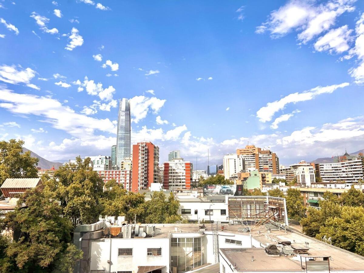 Clasico Depto Remodelado Con Vista A Costanera Center Apartment