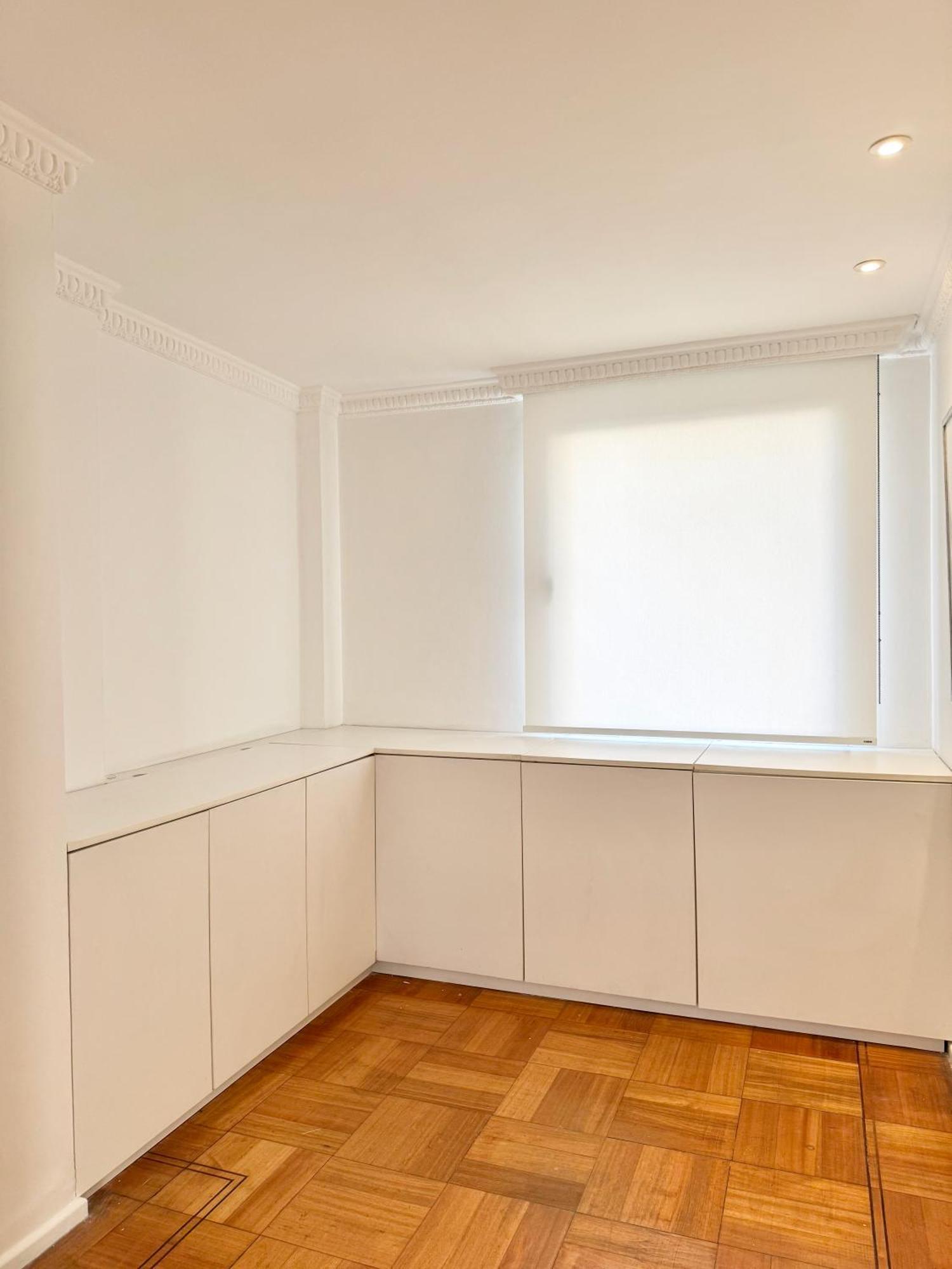 Spacious And Elegant Neoclassical Style *